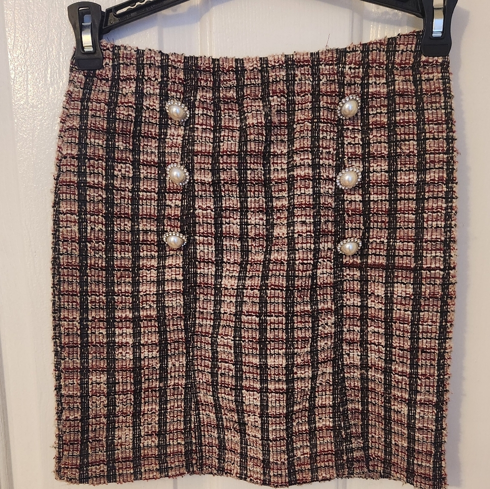 Chic Plaid Pencil Skirt with Pearl Details